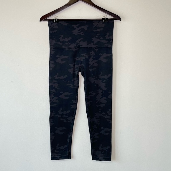 ❤️ SPANX Black Camo Seamless Tights multiple sizes H7-H8-H9 - Picture 5 of 9